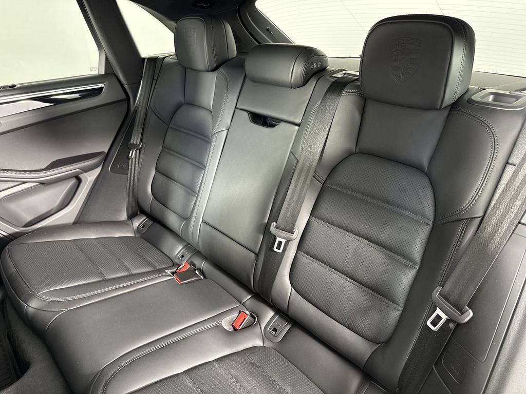 New 2026 Porsche Macan AWD/4WD image 21