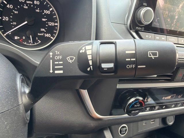 Used 2023 Nissan Rogue SV AWD/4WD image 23