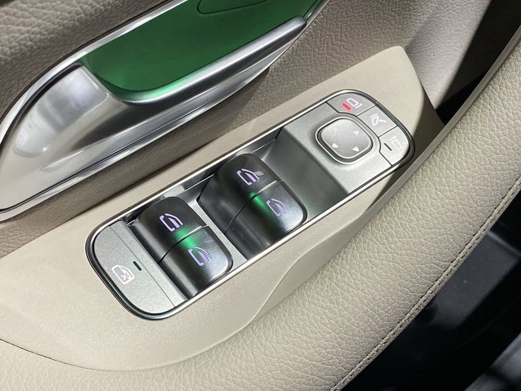 Certified 2025 Mercedes-Benz GLE 450e 4MATIC image 9