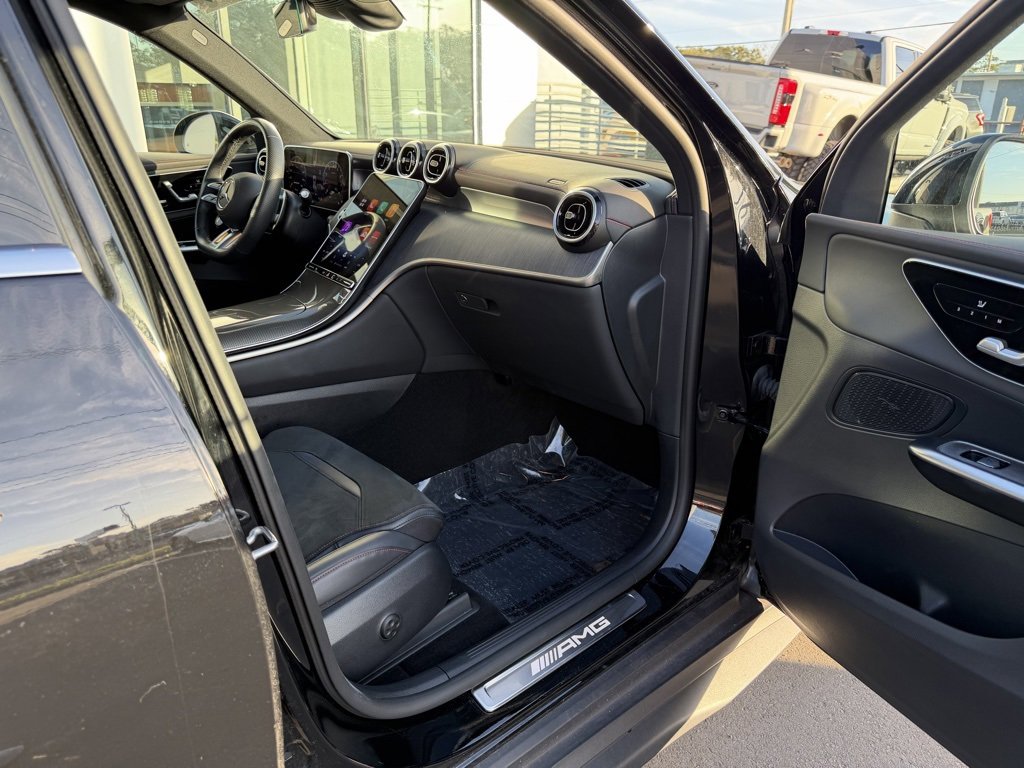 Used 2025 Mercedes-Benz GLC 43 AMG 4MATIC image 28