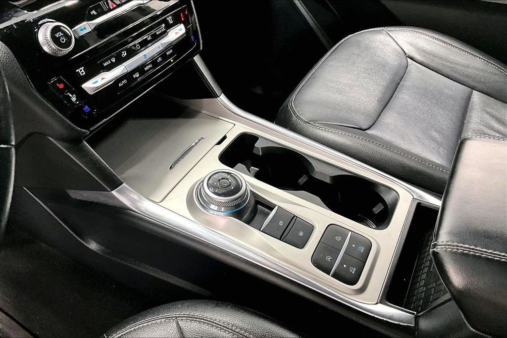 Used 2021 Ford Explorer Limited w/ Equipment Group 301A image 17