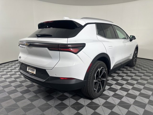 New 2026 Chevrolet Equinox EV LT image 4