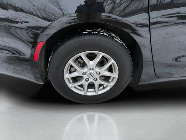 Used 2024 Chrysler Pacifica Touring-L FWD image 29