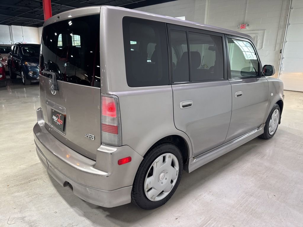 Used 2005 Scion xB FWD image 7
