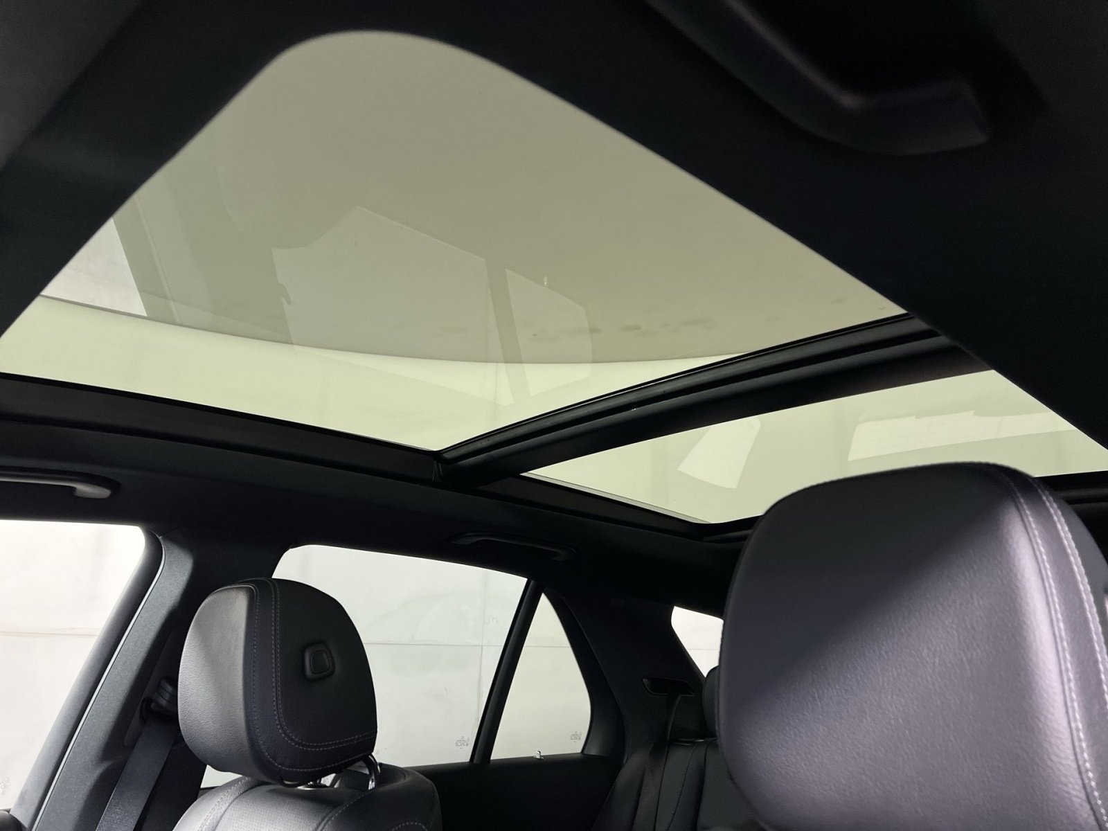 Used 2021 Mercedes-Benz GLE 350 4MATIC w/ Premium Package image 24