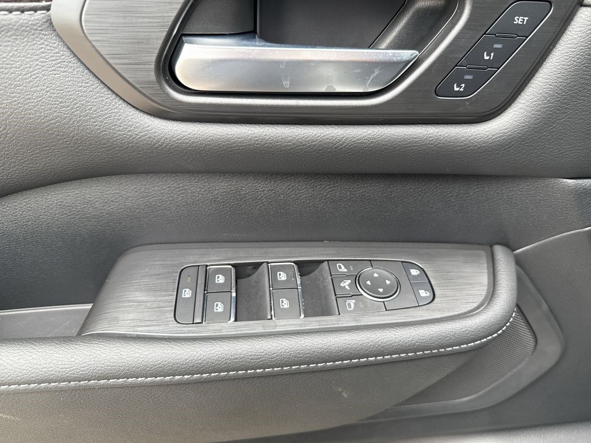 New 2026 Nissan Armada SL w/ Captain's Chari Seat Package RWD image 19
