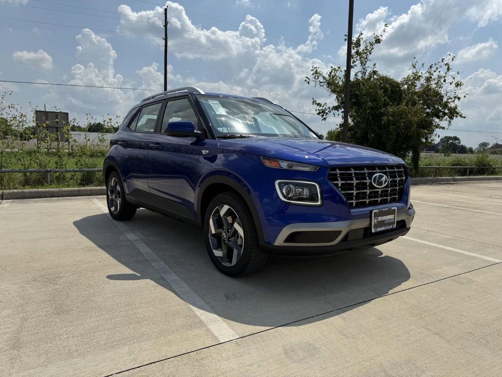 New 2025 Hyundai Venue Limited image 3