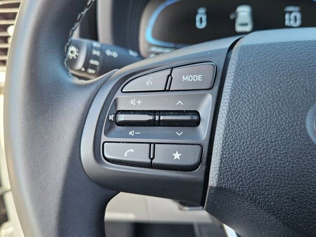 Used 2025 Hyundai Venue SEL image 20