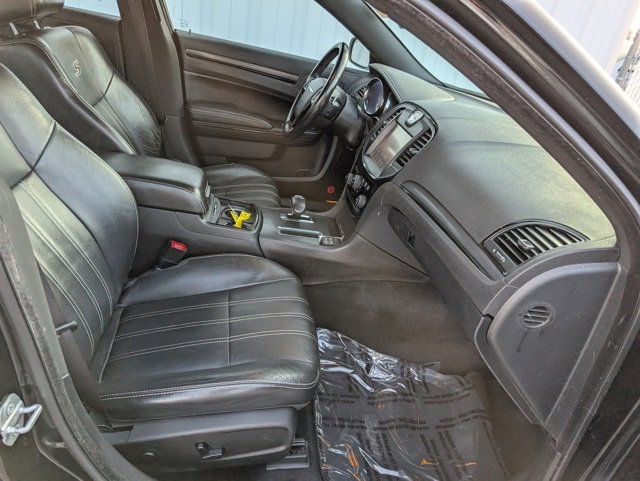 Used 2014 Chrysler 300 S image 31