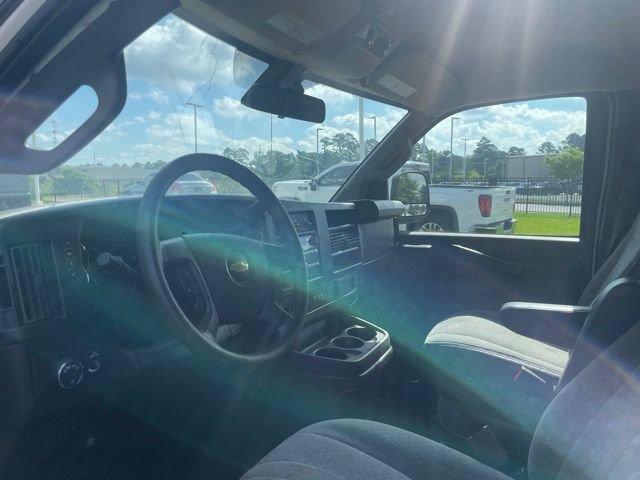 Used 2020 Chevrolet Express 3500 LT w/ LT Preferred Equipment Group RWD image 6
