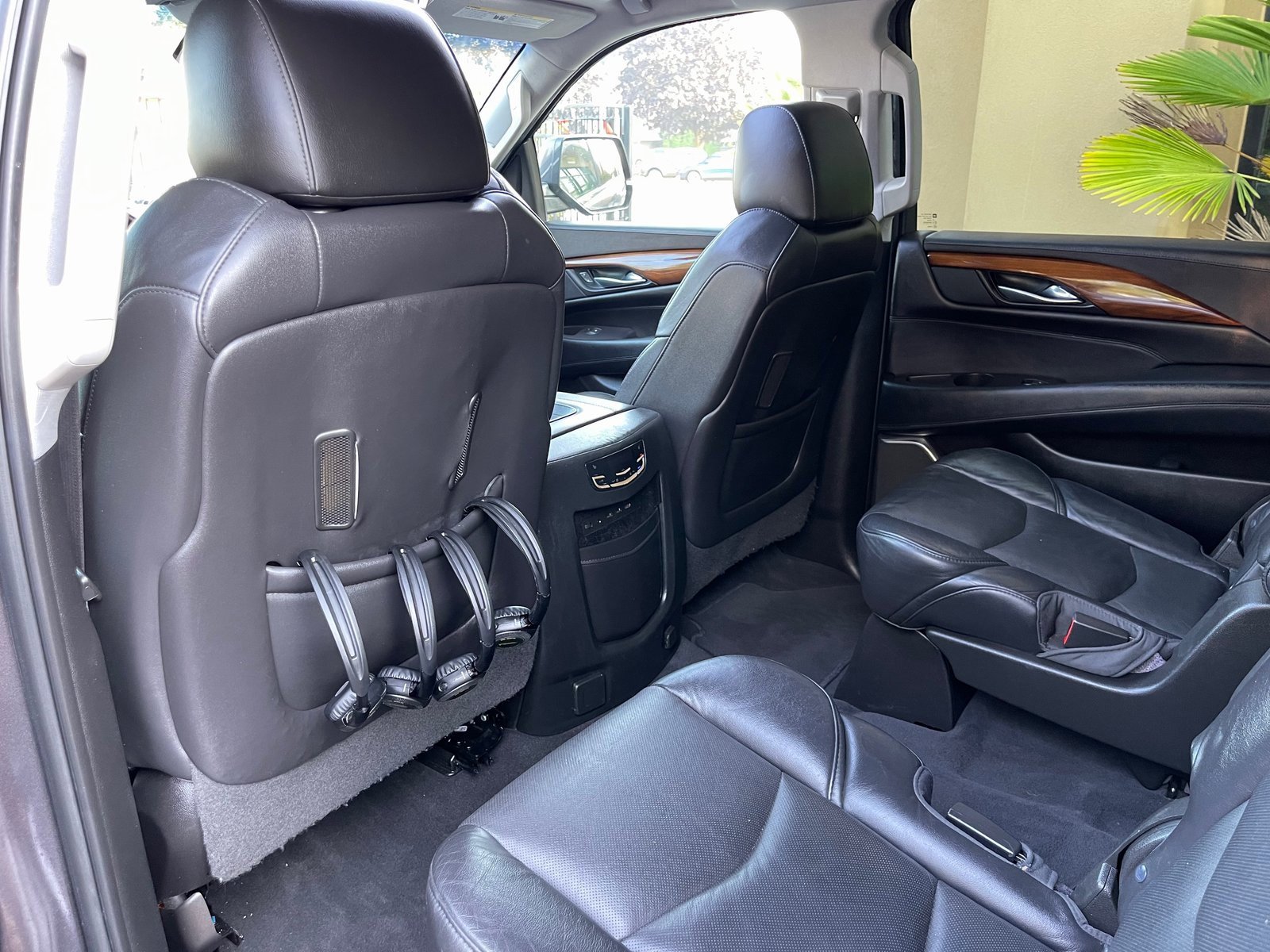 Used 2017 Cadillac Escalade ESV Premium Luxury image 19