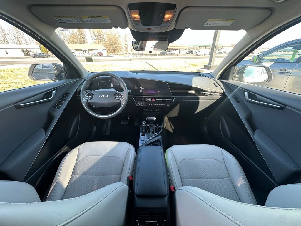 Used 2023 Kia Niro EX image 36