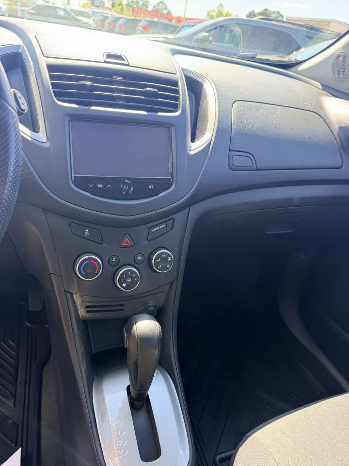 Used 2016 Chevrolet Trax LS FWD image 12