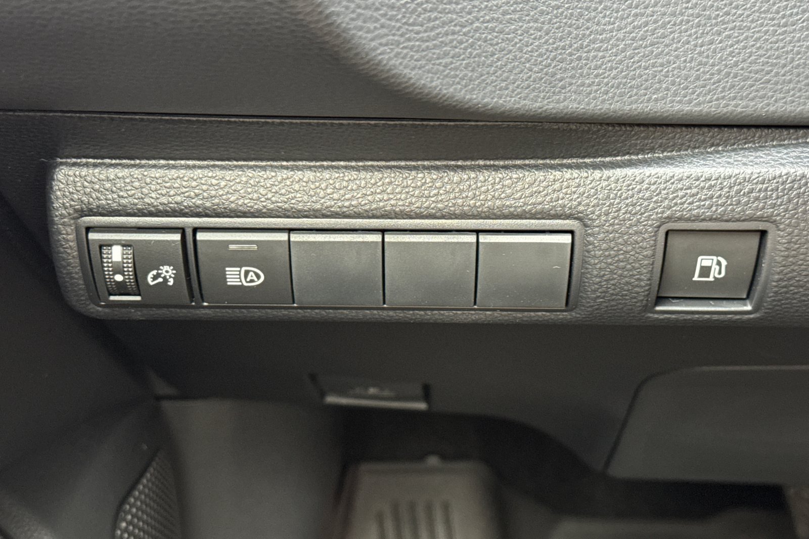New 2027 Toyota Corolla LE FWD image 28