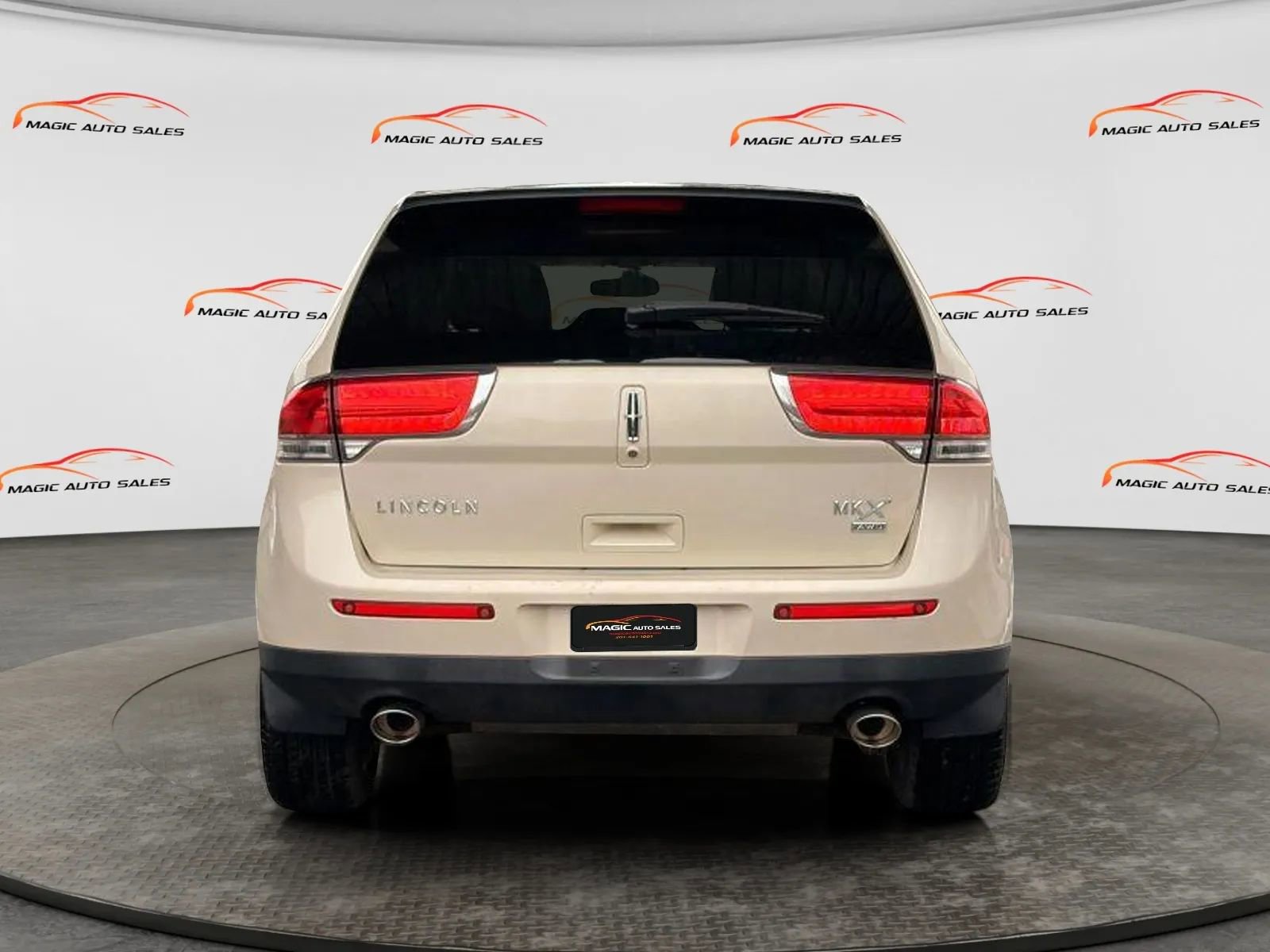 Used 2014 Lincoln MKX AWD w/ Equipment Group 102A image 8