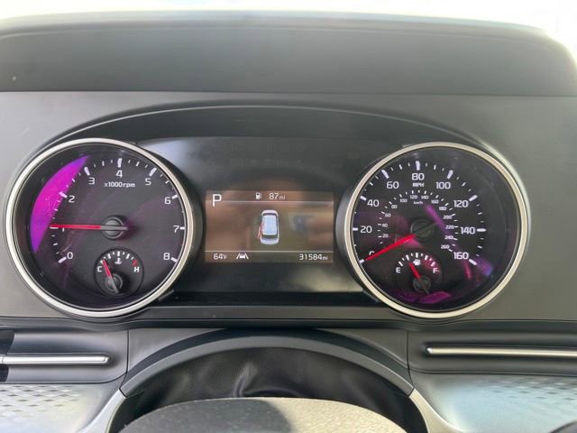 Used 2023 Kia Carnival LX FWD image 12