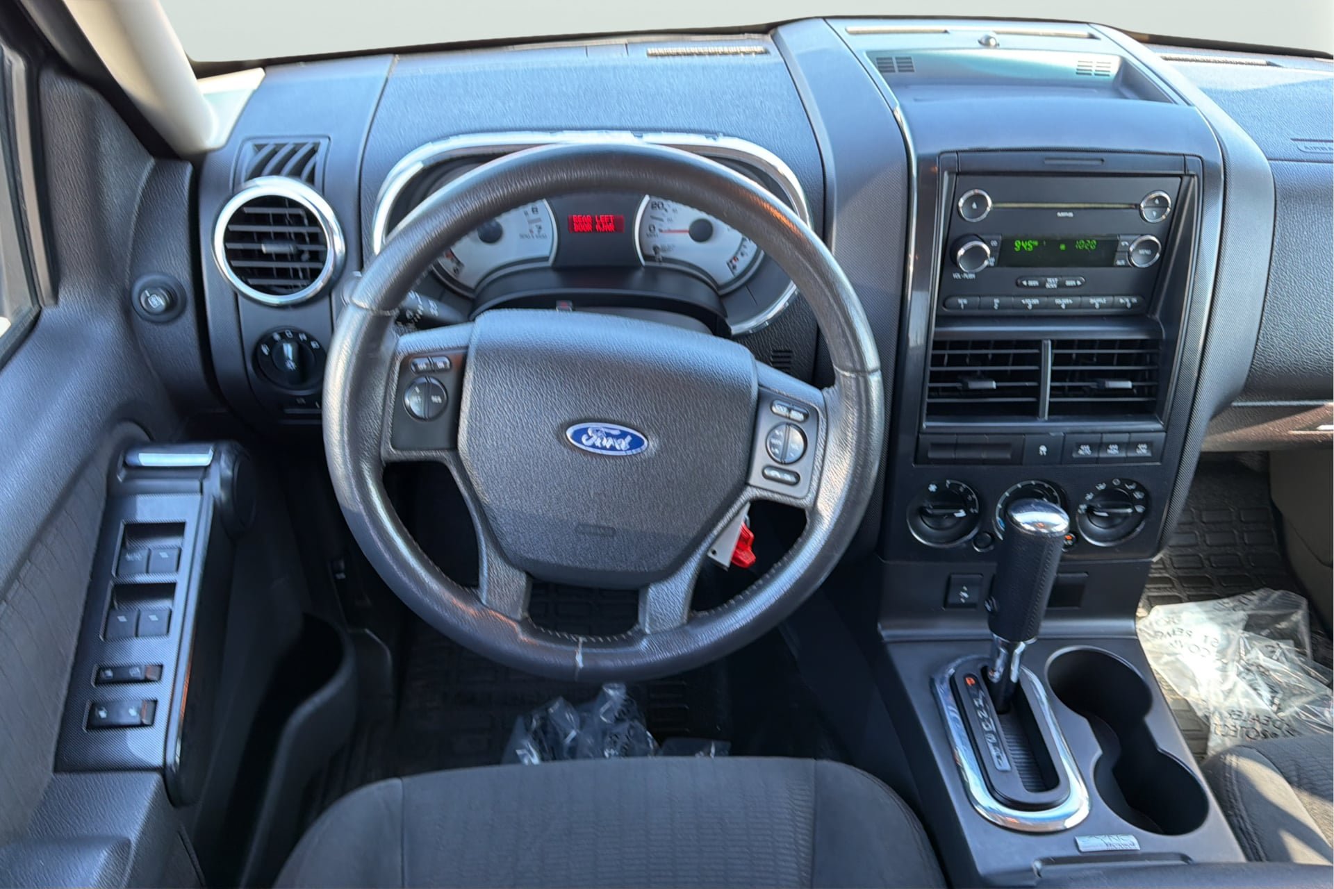 Used 2010 Ford Explorer Sport Trac XLT AWD/4WD image 17