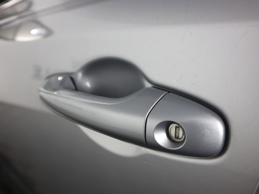 Used 2018 Toyota RAV4 LE AWD/4WD image 32