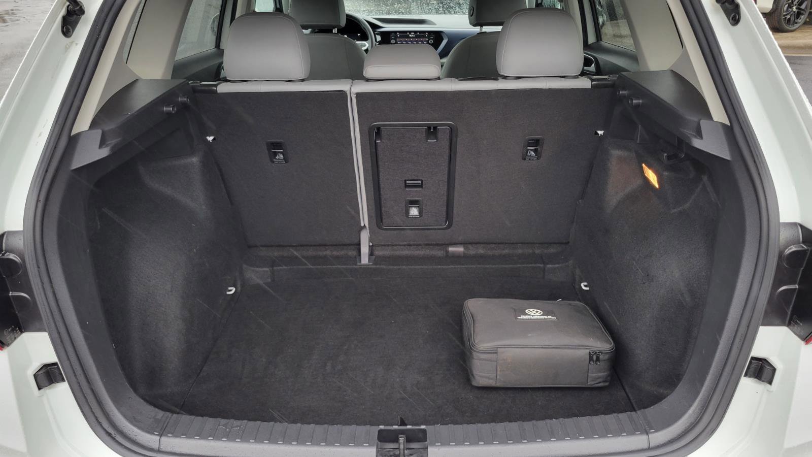 Used 2022 Volkswagen Taos SE w/ Panoramic Sunroof Package image 45