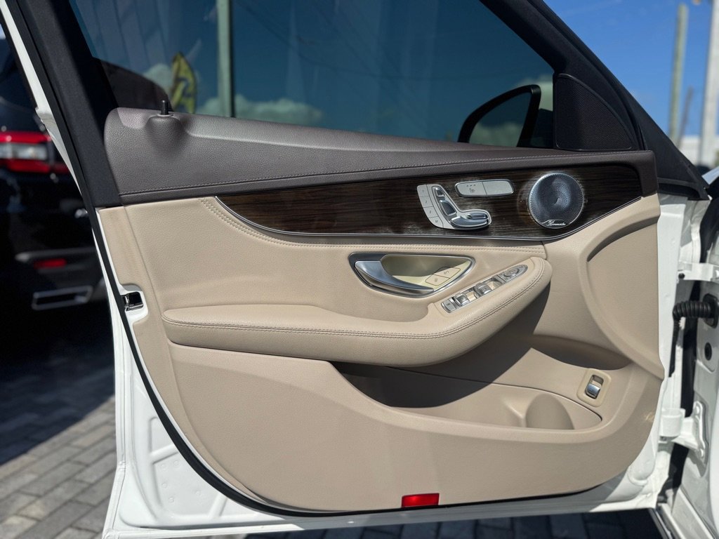 Used 2015 Mercedes-Benz C 300 4MATIC Sedan w/ Premium 1 Package image 10