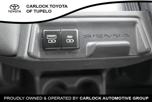 Used 2024 Toyota Sienna XSE FWD image 23