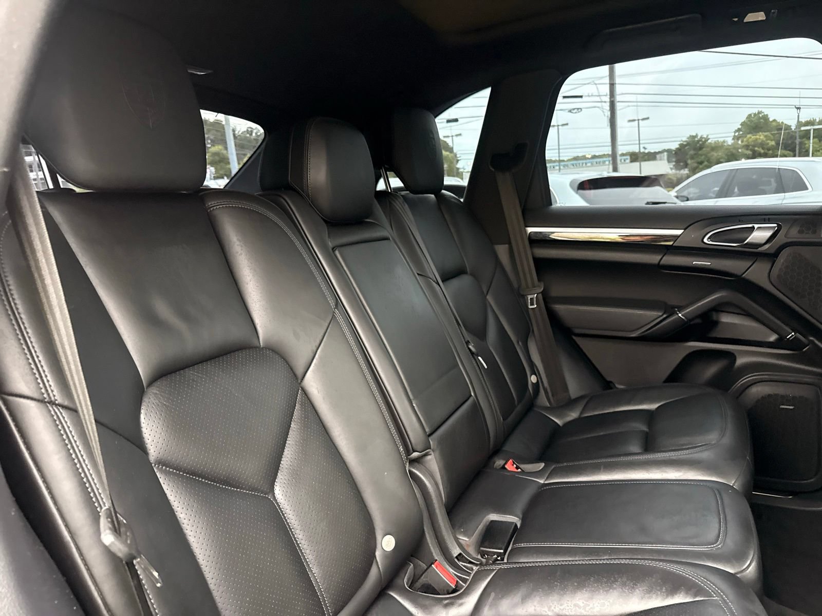 Used 2017 Porsche Cayenne Platinum Edition AWD/4WD image 30