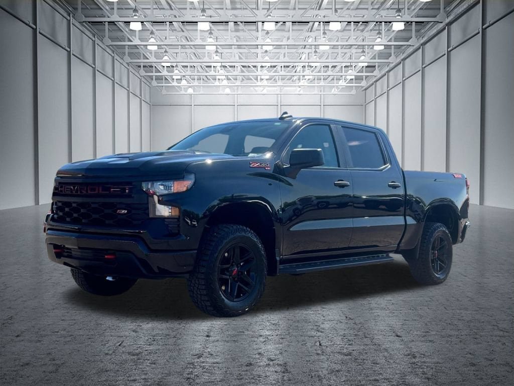 Used 2024 Chevrolet Silverado 1500 Custom Trail Boss AWD/4WD image 2