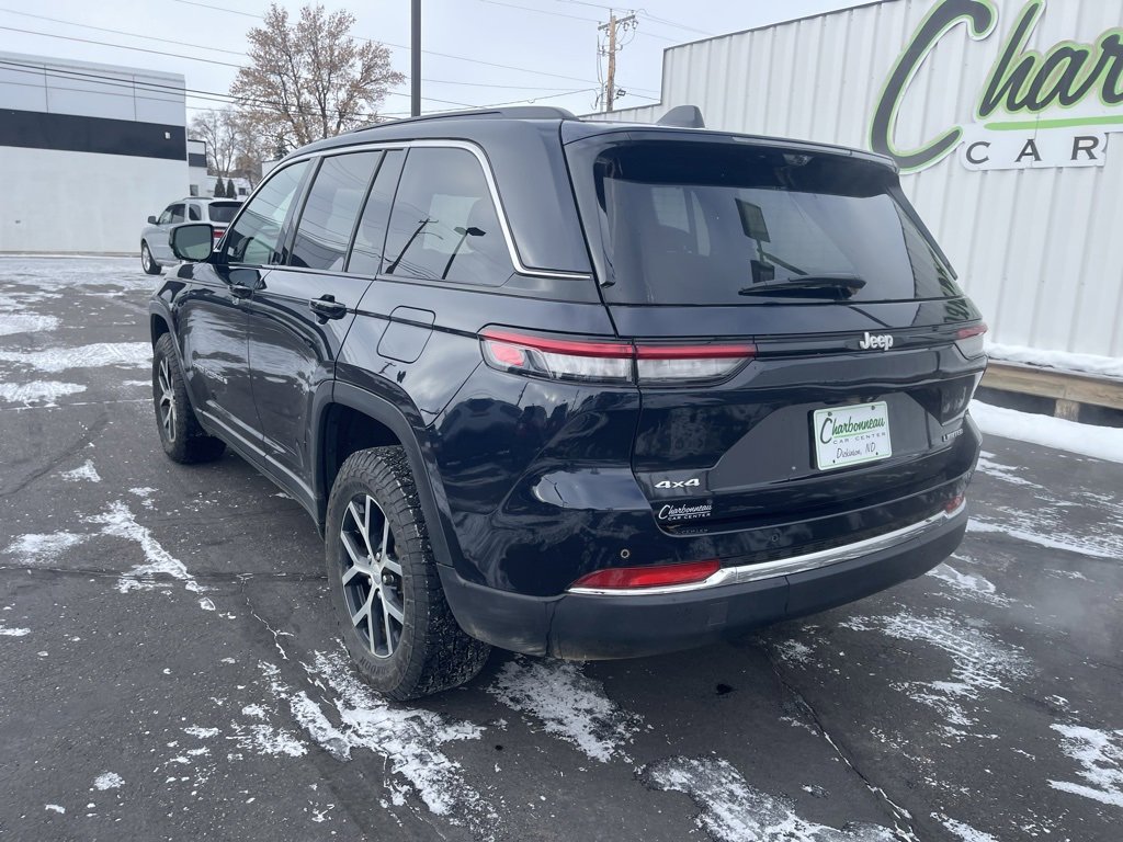 Used 2024 Jeep Grand Cherokee Limited w/ Luxury Tech Group II image 3