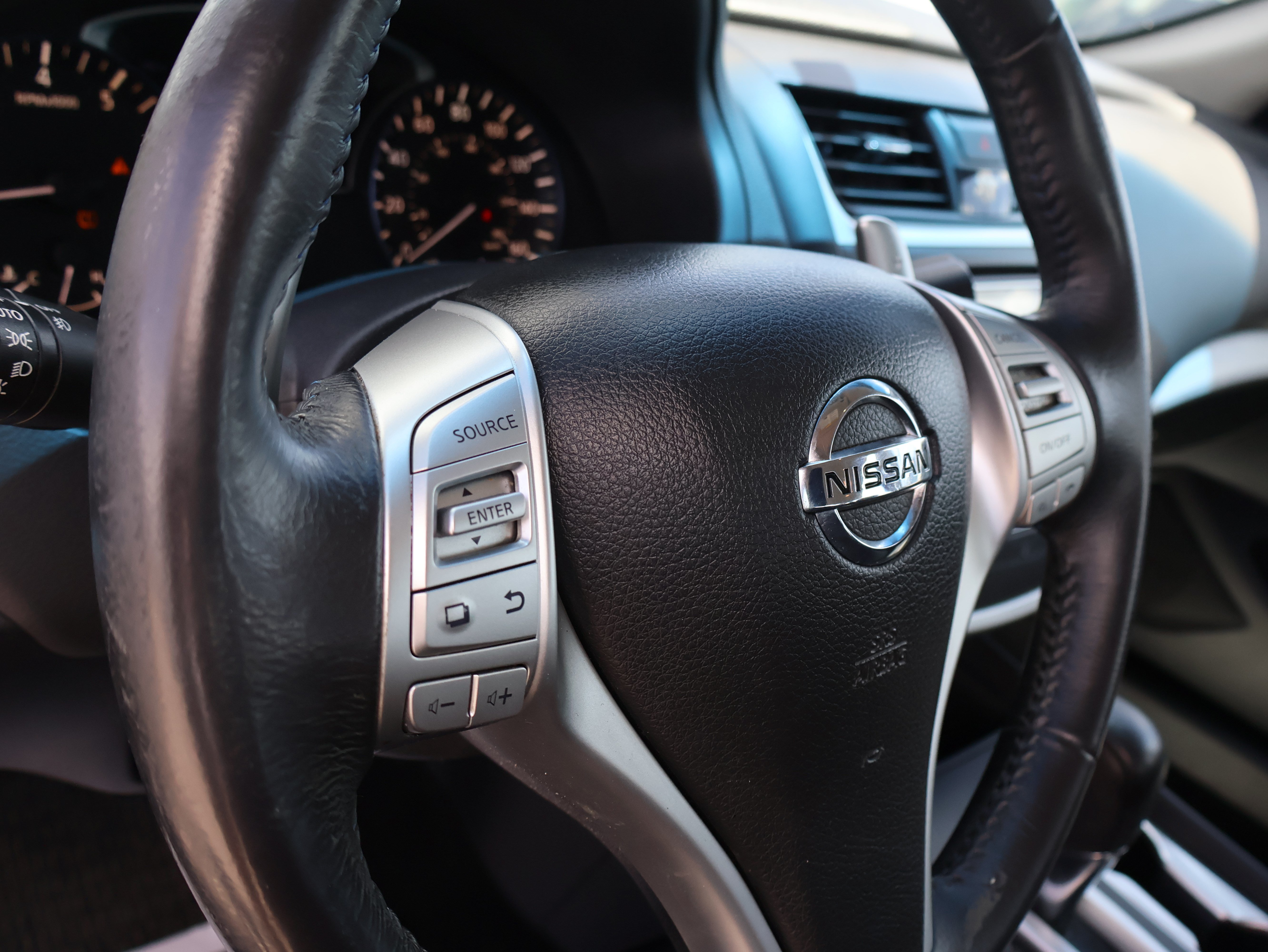 Used 2016 Nissan Altima 2.5 SR FWD image 23
