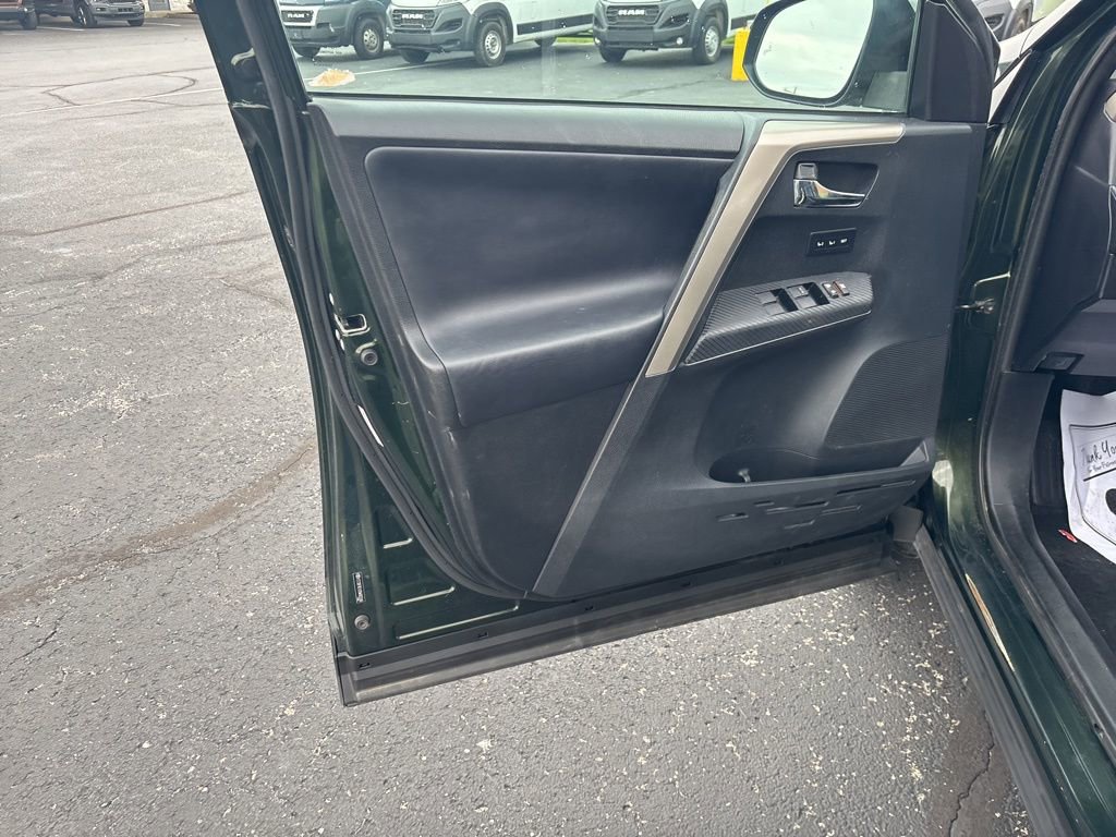 Used 2013 Toyota RAV4 Limited image 43