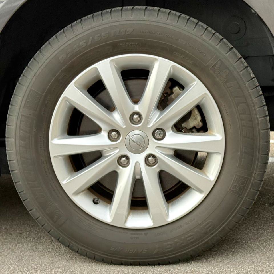 Used 2016 Chrysler Town & Country Limited Platinum w/ Trailer Tow Group FWD image 26