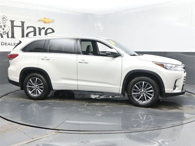 Used 2018 Toyota Highlander XLE image 1