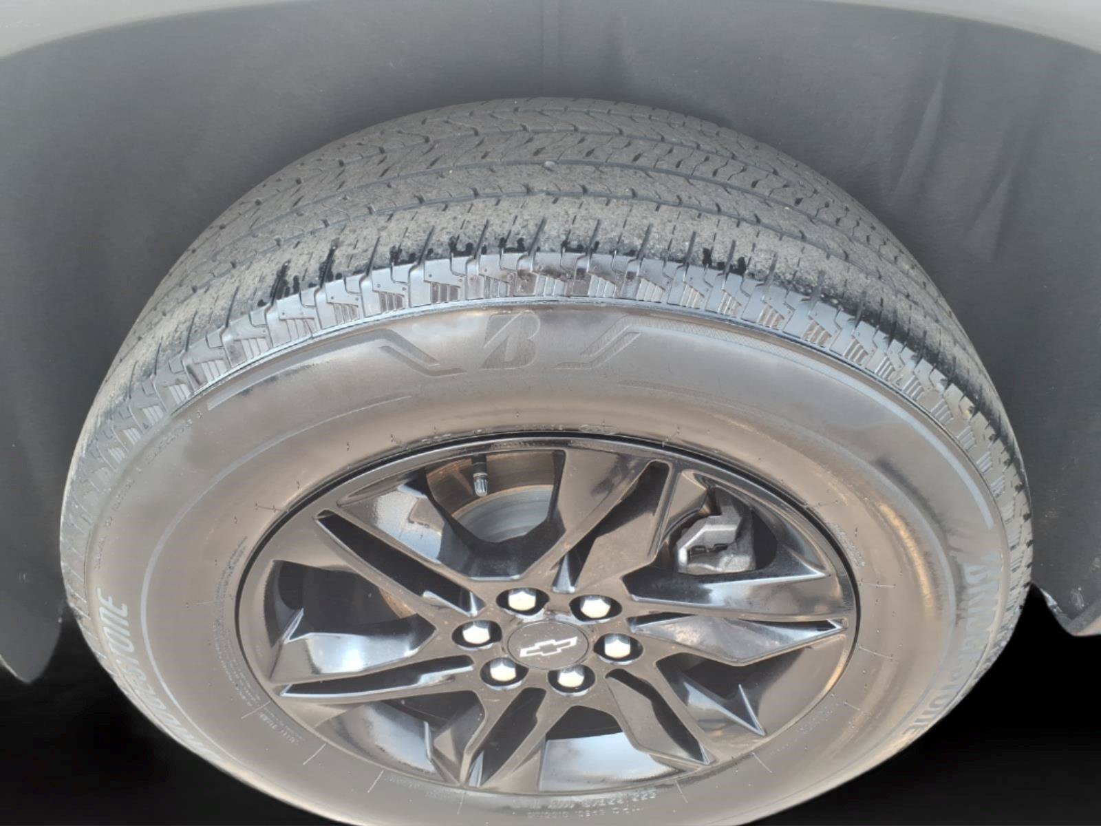 Used 2023 Chevrolet Traverse LT FWD image 10