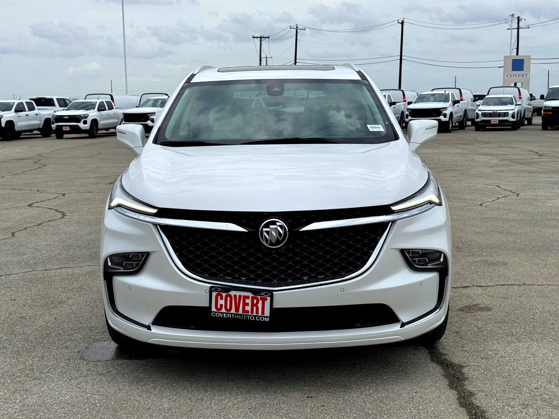 Used 2024 Buick Enclave Avenir w/ Avenir Technology Package image 3