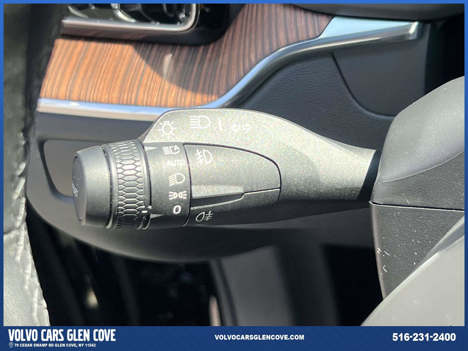 Certified 2024 Volvo XC60 B5 Plus w/ Protection Package Premier AWD/4WD image 23