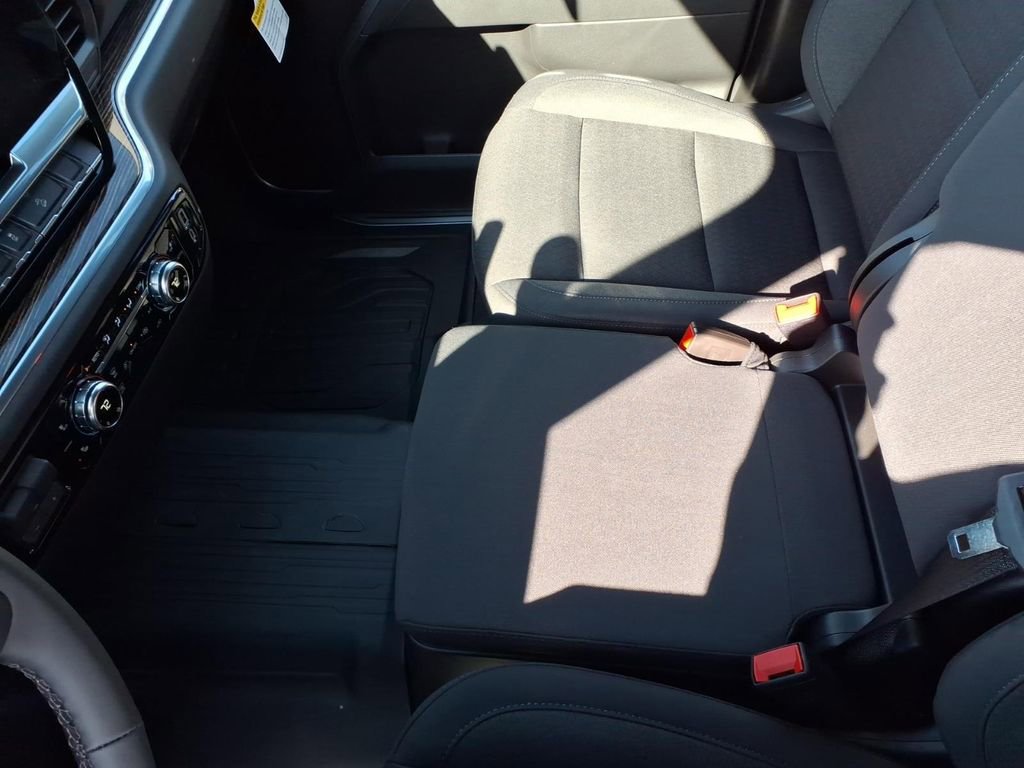 New 2026 GMC Sierra 1500 SLE image 14