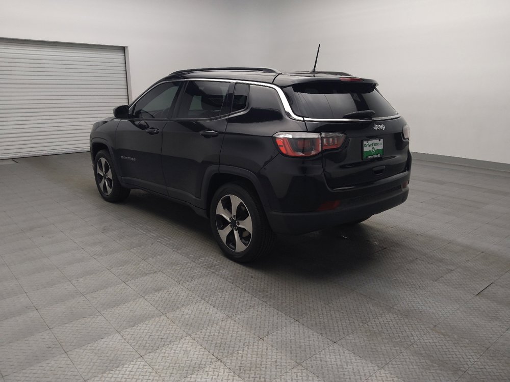 Used 2017 Jeep Compass Latitude FWD image 5