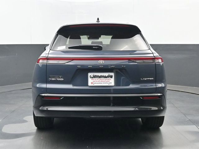 Used 2025 Toyota Crown Signia w/ Advanced Technology Package image 19