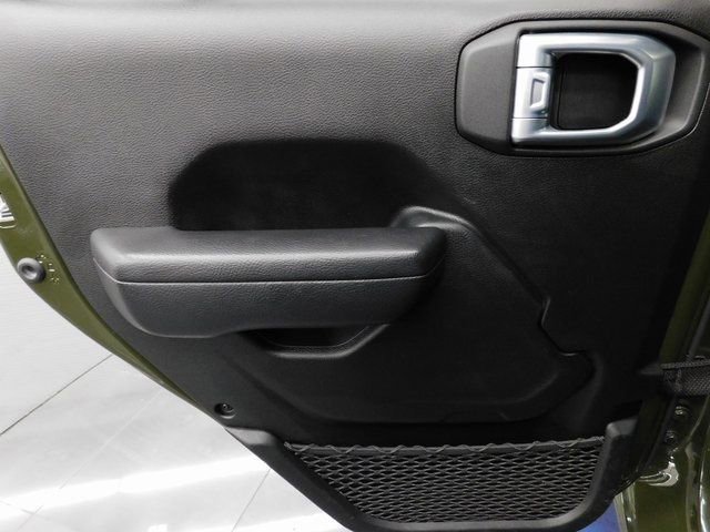 Used 2022 Jeep Gladiator Willys image 26