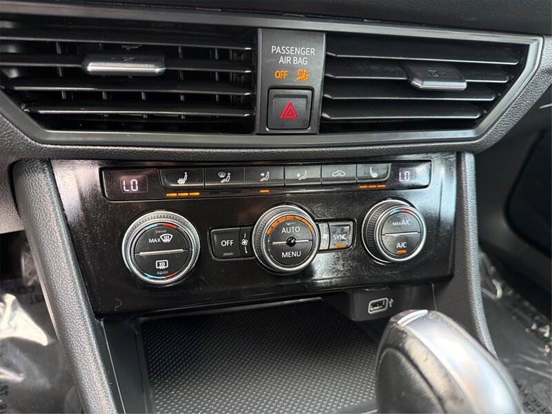 Used 2019 Volkswagen Jetta SE FWD image 30