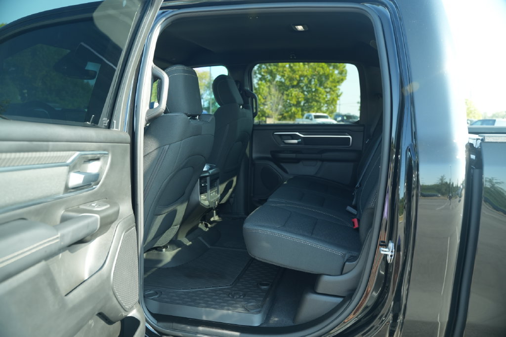 New 2026 RAM 1500 Big Horn AWD/4WD image 13