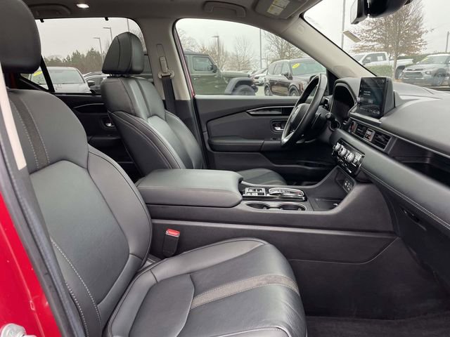 Used 2025 Honda Pilot Touring image 19