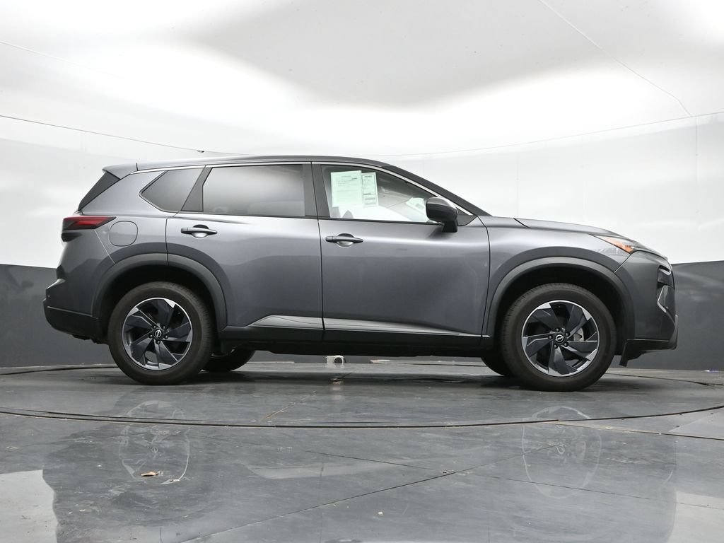 Used 2024 Nissan Rogue SV FWD image 41