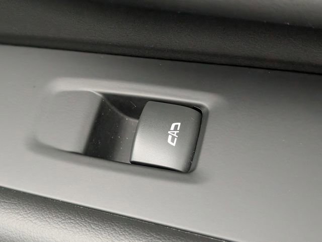 Used 2023 GMC Yukon SLT image 38