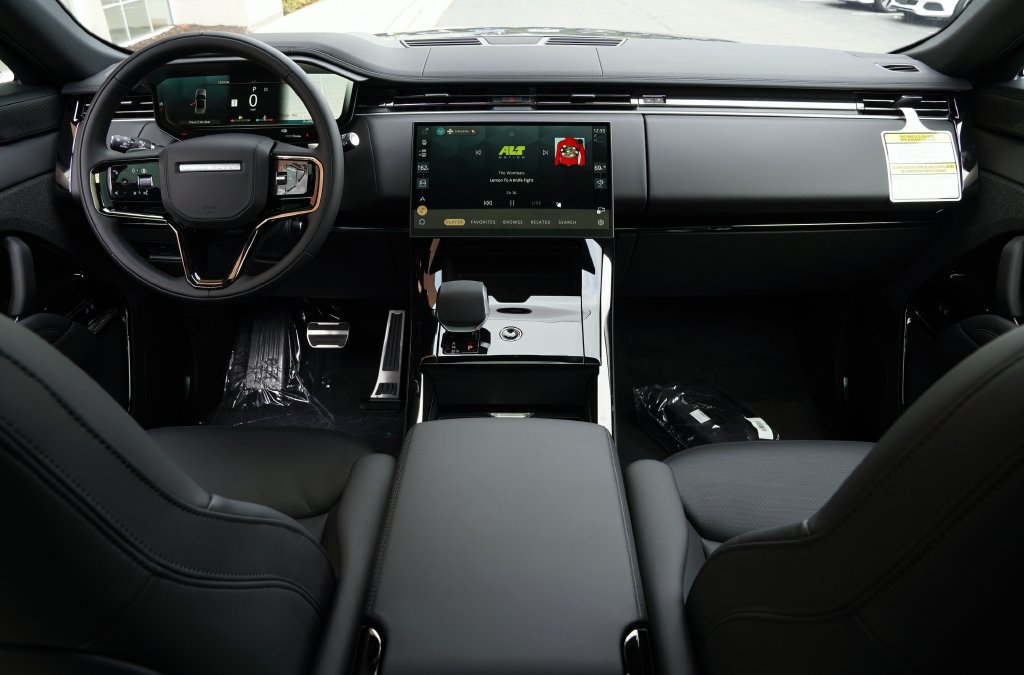 New 2026 Land Rover Range Rover Sport Dynamic SE AWD/4WD image 9