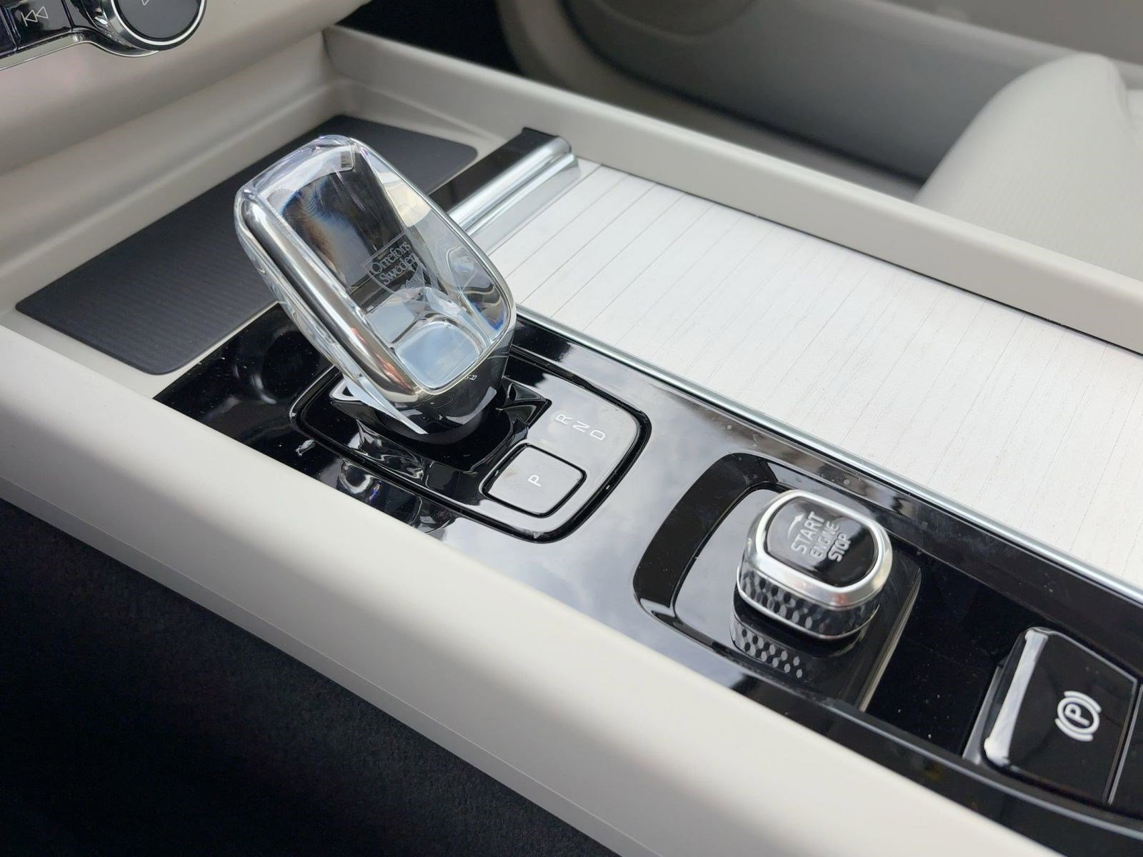 New 2026 Volvo XC60 B5 Ultra w/ Protection Package Premier image 18