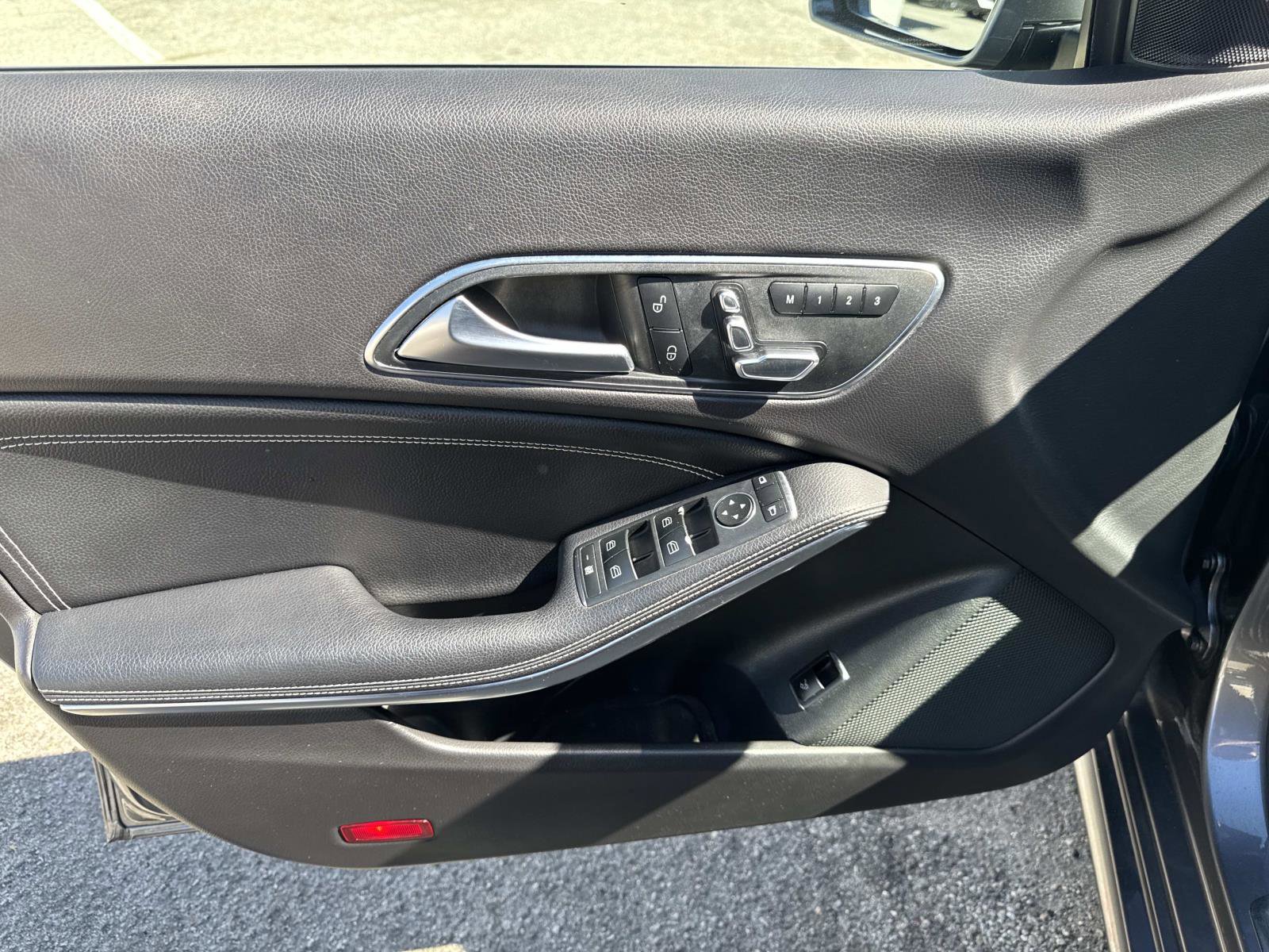 Used 2018 Mercedes-Benz CLA 250 image 12