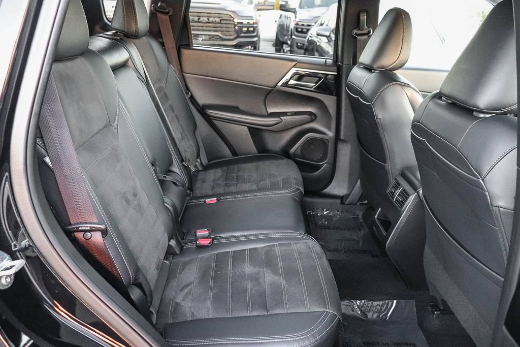 Used 2024 Mitsubishi Outlander SE AWD/4WD image 19