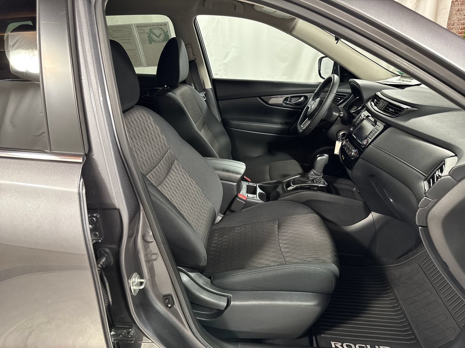Used 2020 Nissan Rogue S w/ Special Edition Package AWD/4WD image 27