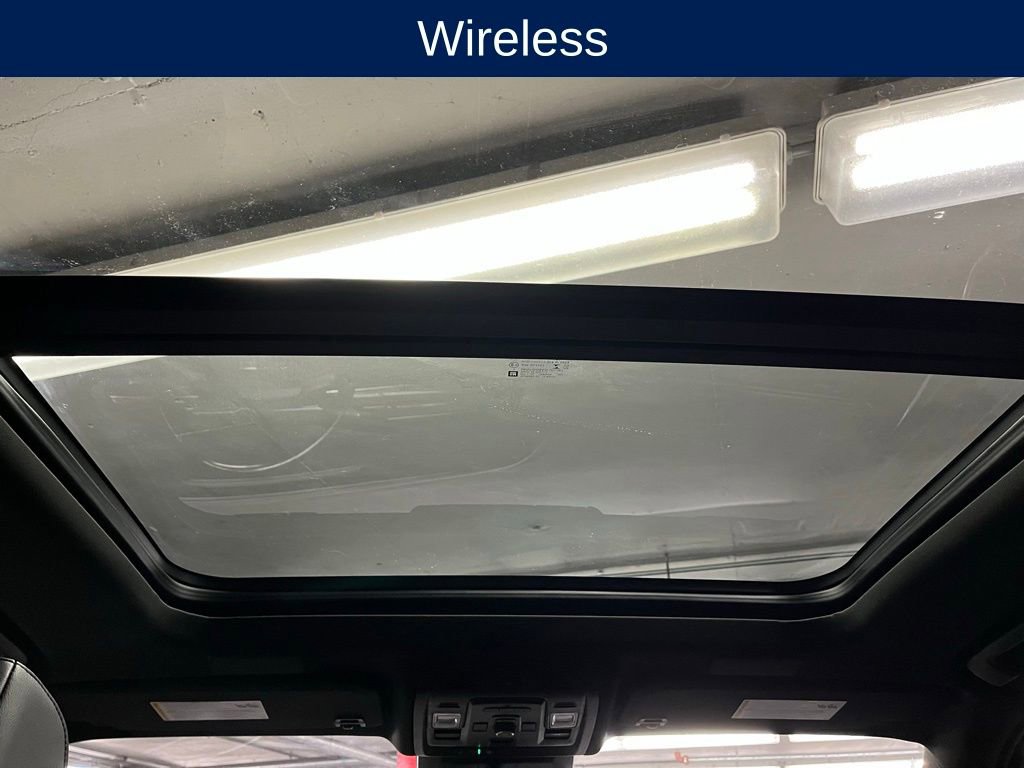 Used 2022 Cadillac Escalade Premium Luxury w/ LPO, Illumination Package image 9